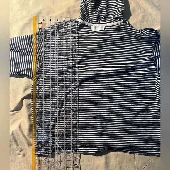 Everlane box-cut long-sleeved shirt with hood - Picture 6 of 12